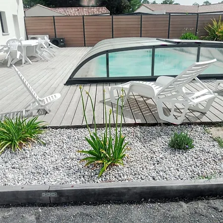 De 3 Avec Piscine Privee Jardin Clos Et Wifi A Jean De Monts A 1 Km De La Villa Saint-Jean-de-Monts