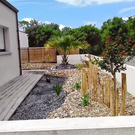 De 3 Avec Piscine Privee Jardin Clos Et Wifi A Jean De Monts A 1 Km De La