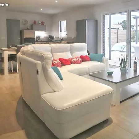 Charmante Avec Piscine Privee A 别墅