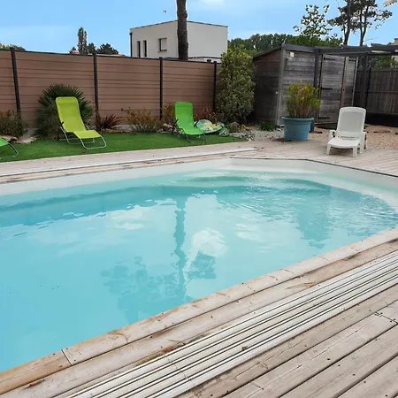 De 3 Avec Piscine Privee Jardin Clos Et Wifi A Jean De Monts A 1 Km De La