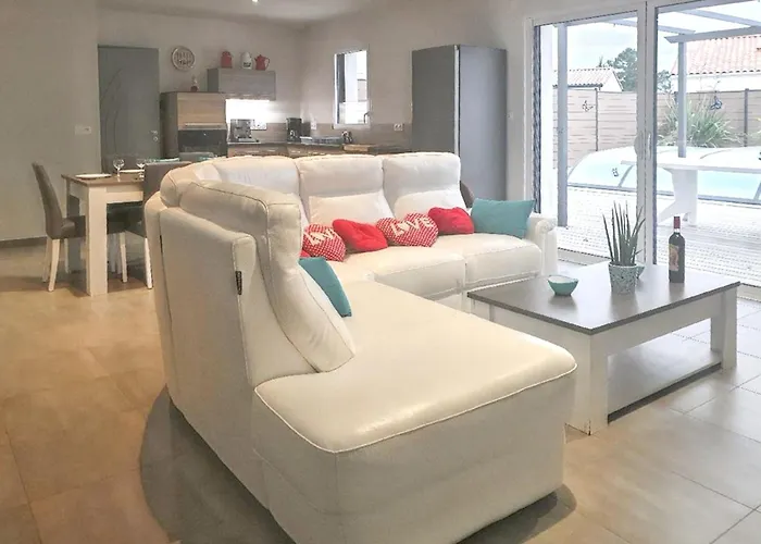 Charmante Avec Piscine Privée à Villa