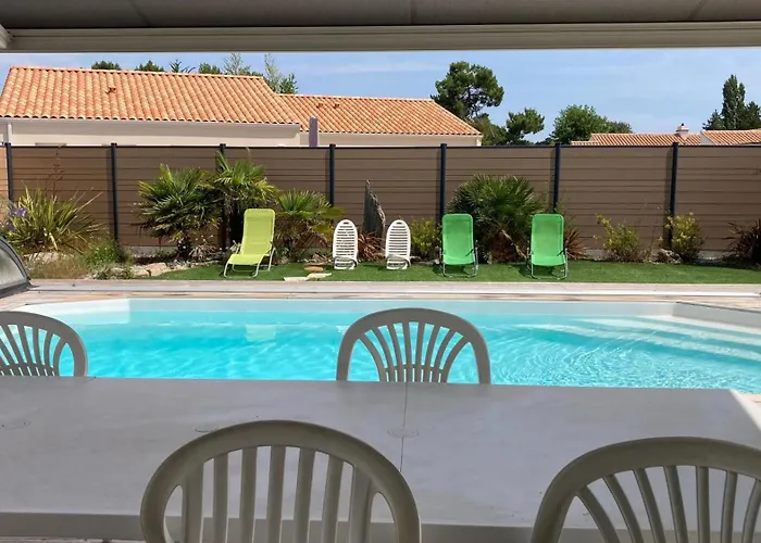 Charmante Avec Piscine Privée à Villa